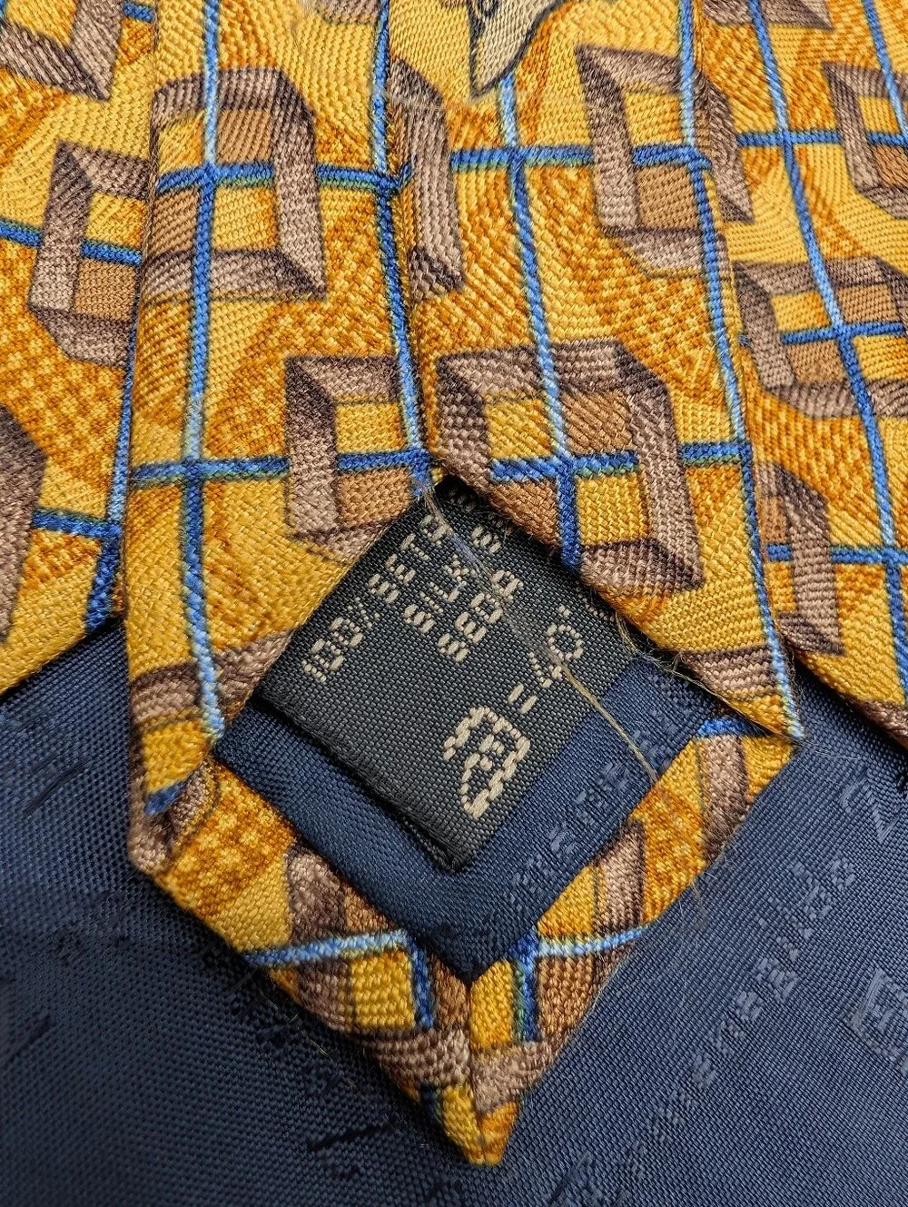 Ermenegildo Zegna 100% Silk Neck Tie, Golden Geometric Design